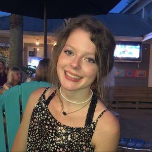 Meet your Posher, Belle